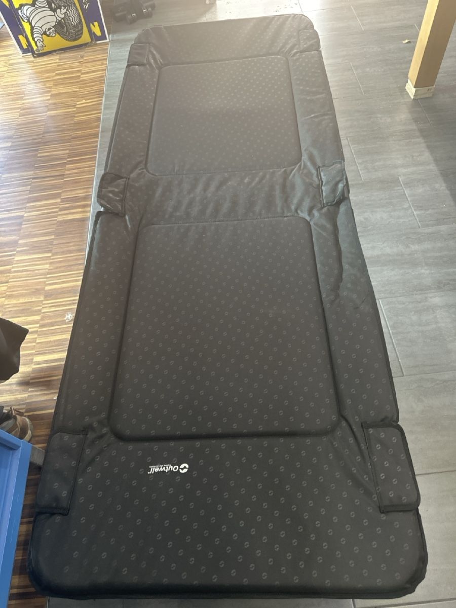 Outwell Chaises longues: Outwell Campingbett – D'occasion à Möhlin par lisisa01