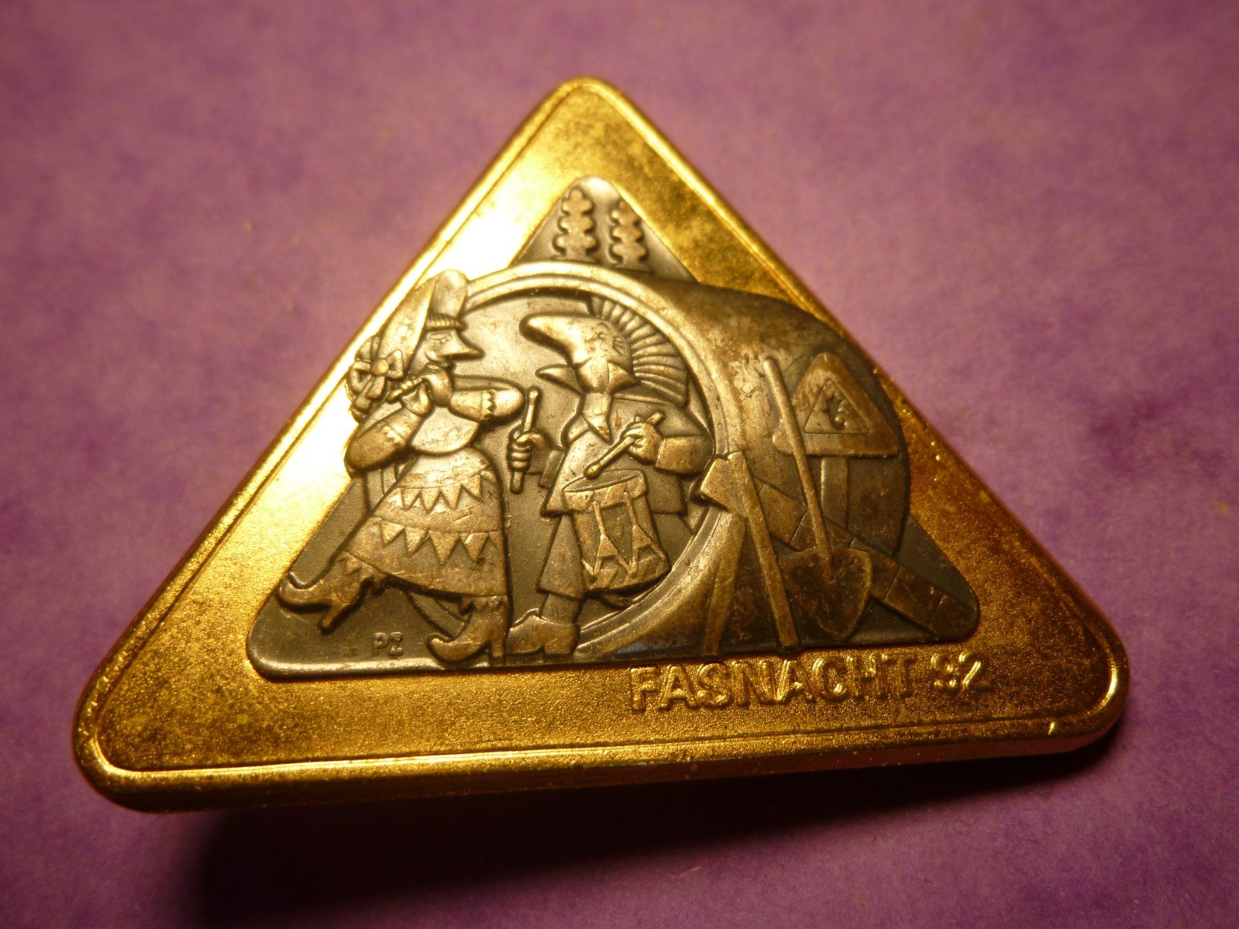 Plaquettes & Badges: BASEL 1992 GOLD – D'occasion à Ried (Muotathal) par Mandarin02
