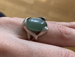 Ring silberfarben mit grünem Stein  Vintage/Boho Stil
