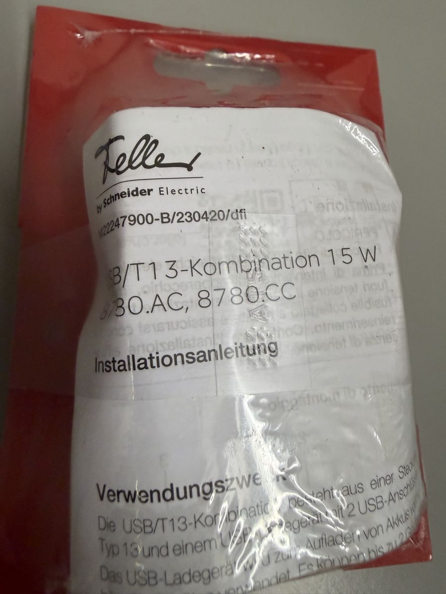 Feller Fiches d'alim.: Steckdose mit usb und C – Neuf avec emballage d'origine à Zürich par papaplatte 2