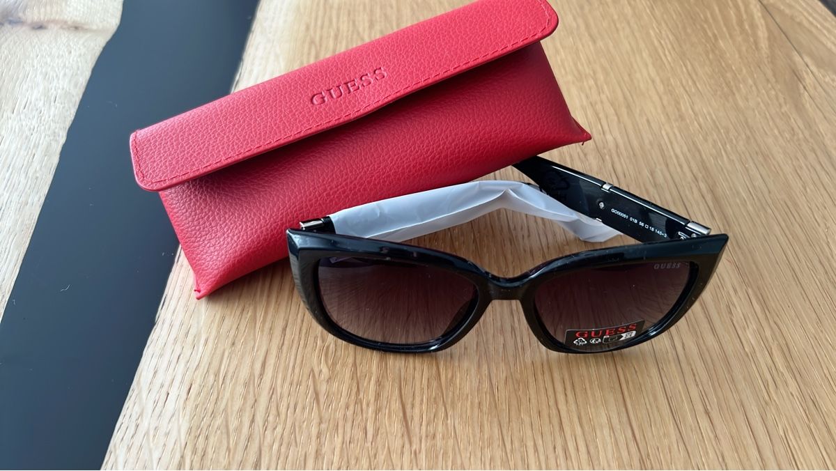 Guess Brillen & Gläser: Sonnenbrille Guess schwarz neu mit Etui – Neu und originalverpackt aus Brislach von GiusiE