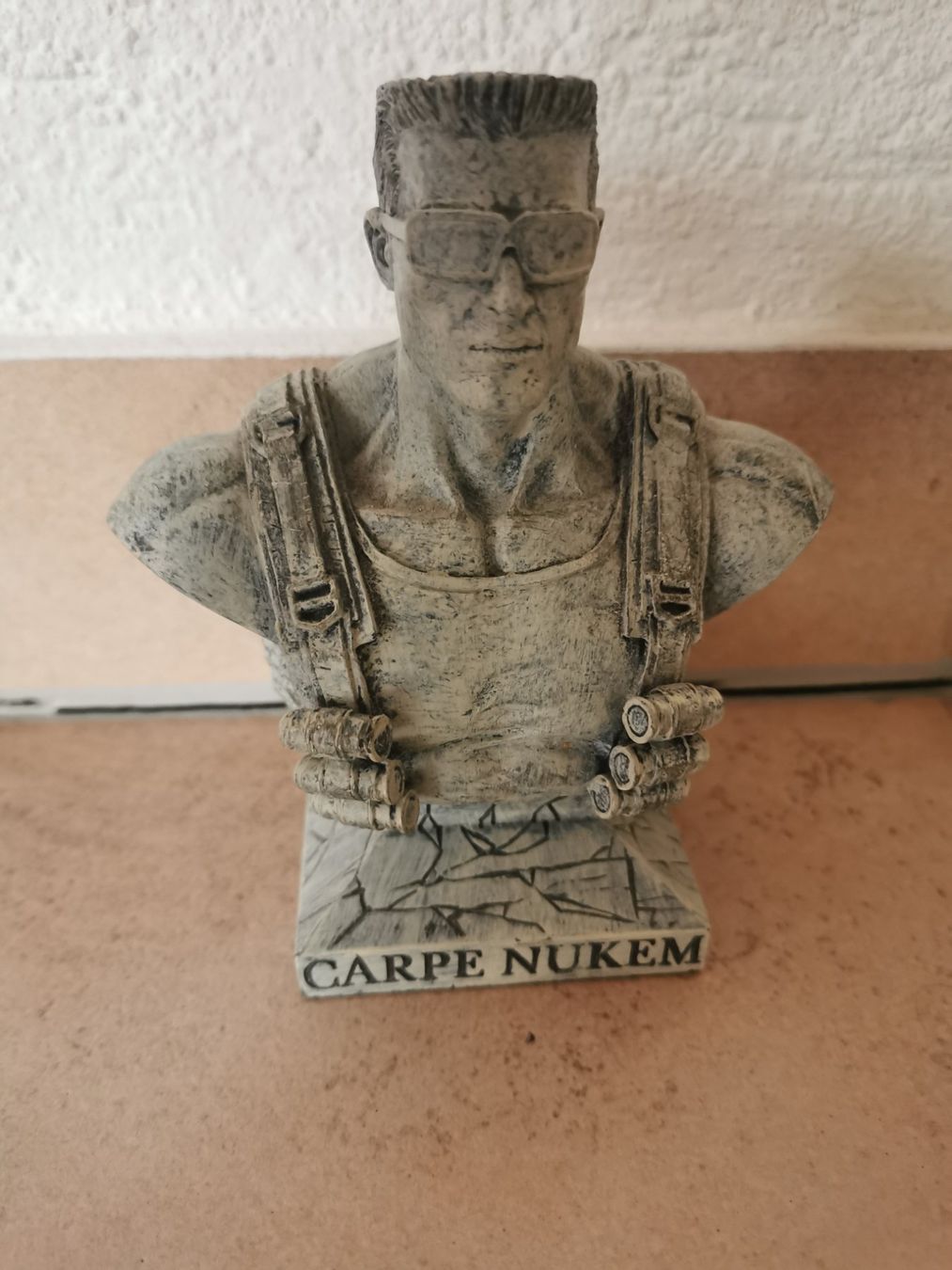Statuette: Figur Duke Nukem – Usato da Stüsslingen venduto da Grabesstampfer