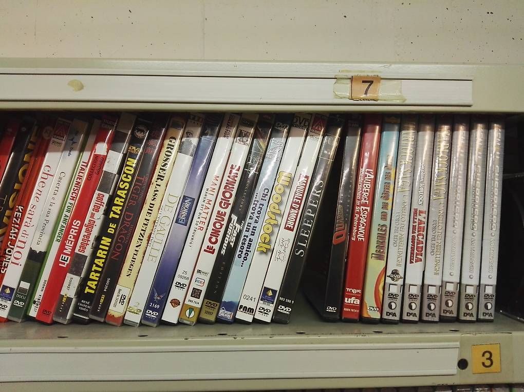 Tutti i DVDs: diverse DVD – Usato da Wohlen AG venduto da TheProf 1