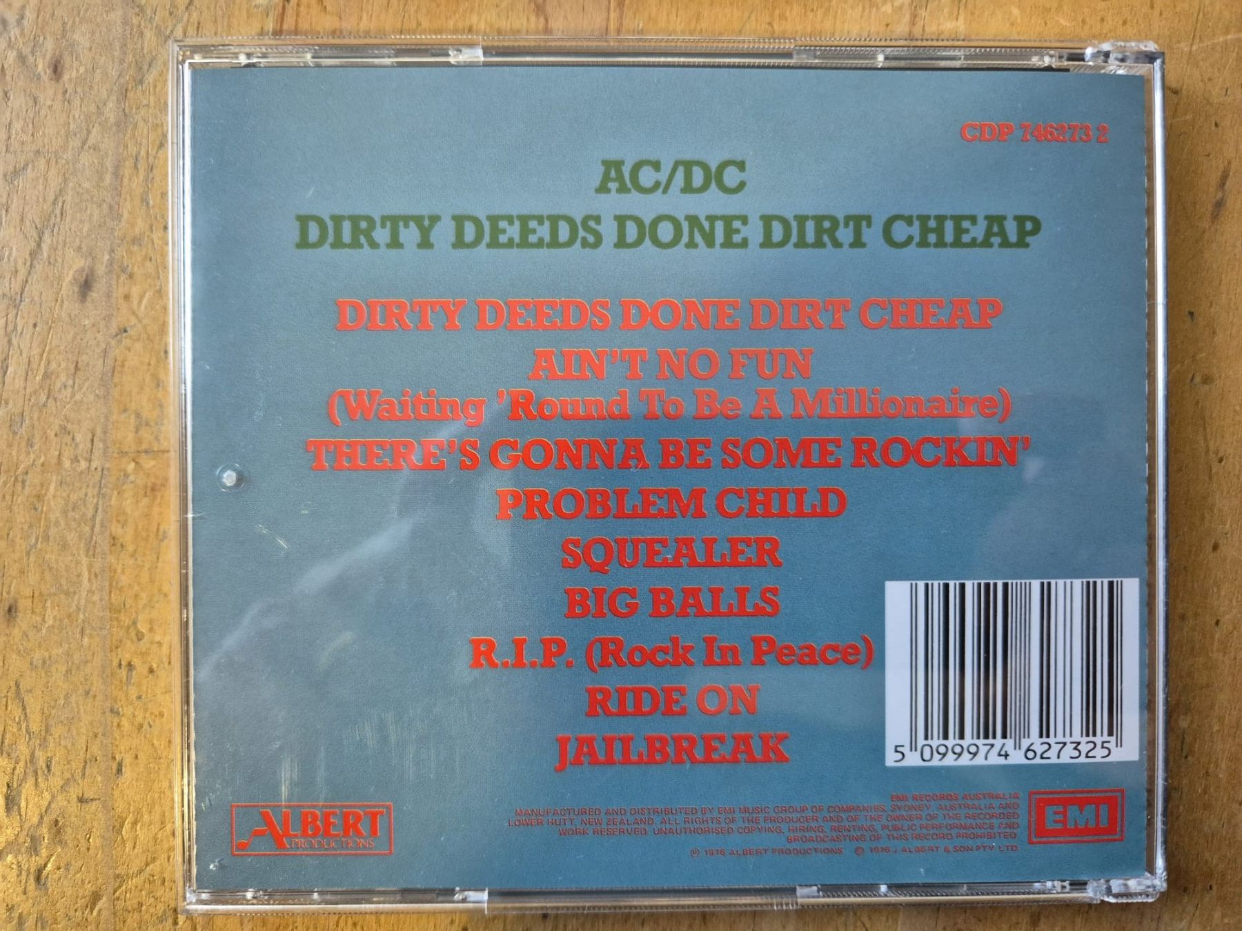 CD: AC/DC - DIRTY DEEDS DONE DIRT CHEAP - AUSTRALIEN CD – Usato da Basel venduto da Patiscat 1