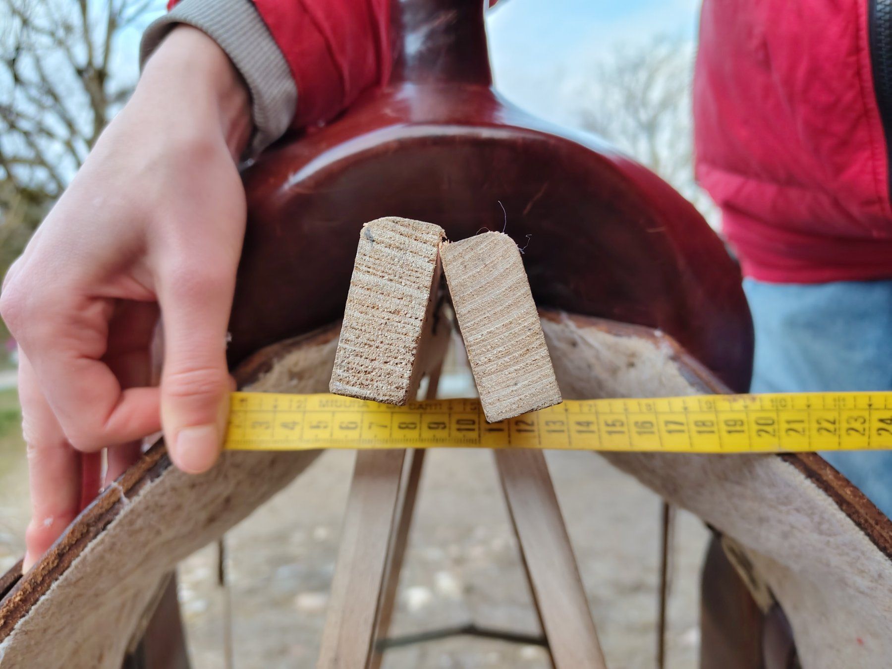 Selles, accessoires: Selle western large et courte brune – D'occasion à Valeyres-sous-Rances par frehos 2