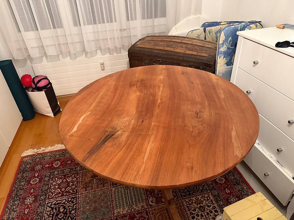Tavoli: antiker Holztisch  – Usato da Interlaken venduto da mt08f151