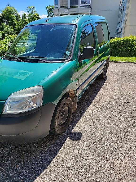 Peugeot Veicoli commerciali: Peugeot Partner GNV 800 – Difettoso da Lausanne venduto da ber_qk5j 1