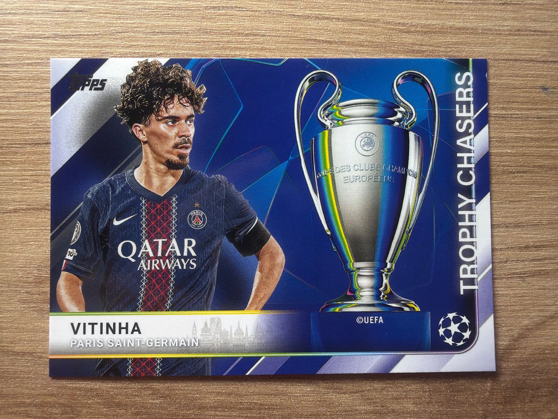 Topps Carte collezionabili: Soccer Vitinha Trophy Chasers Topps Flagship 25/26 – Usato da Netstal venduto da Clutch79Cardz