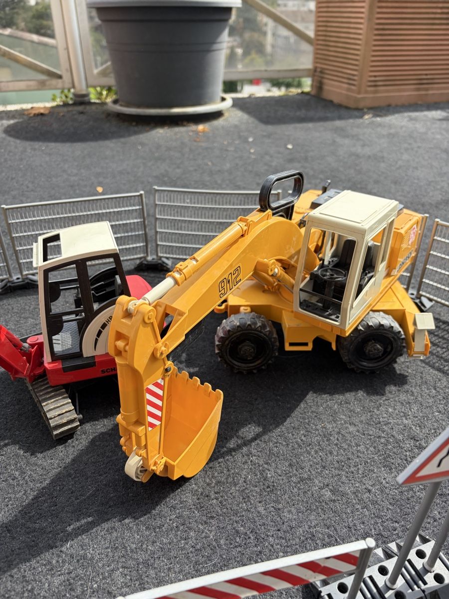 Giocattoli: Spielzeug-Baustelle mit Bagger – Usato da Luzern venduto da thediger 1