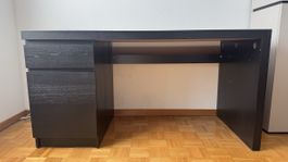 Bürotisch mit Ablagefläche