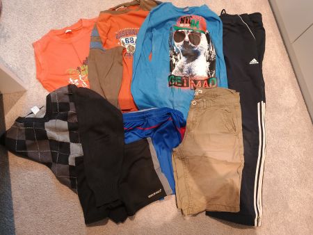 Kleiderpaket Jungen Grösse 140/152