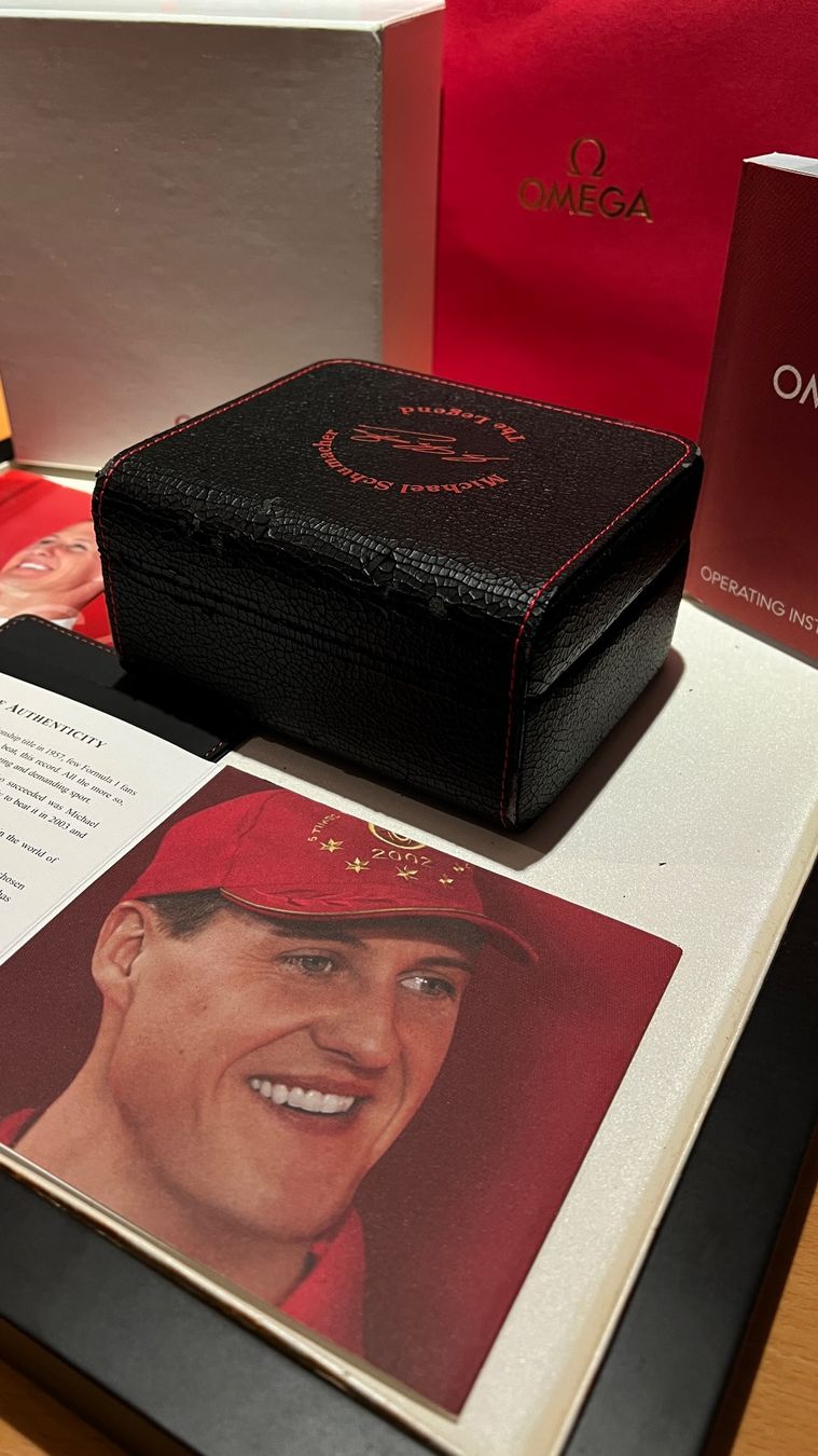 Omega Scatole porta orologi: Omega Speedmaster Racing Formula One Michael Schumacher Box – Usato da Niederurnen venduto da bueKingvest 4