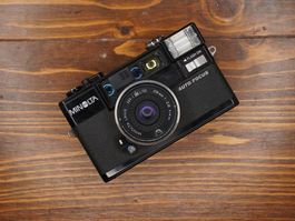 Minolta Hi-Matic AF2 (Point and shoot Kamera)