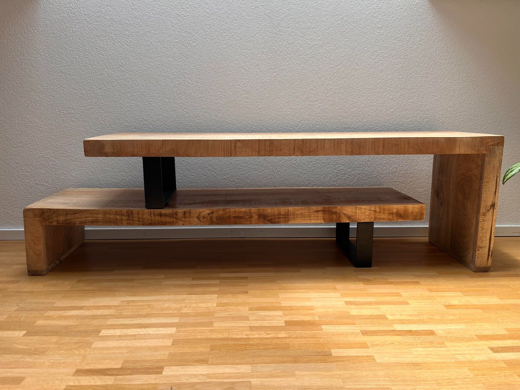 Vidaxl Mobili TV: TV-Lowboard Massivholz Mango – Usato da Winterthur venduto da Pdiddle 1