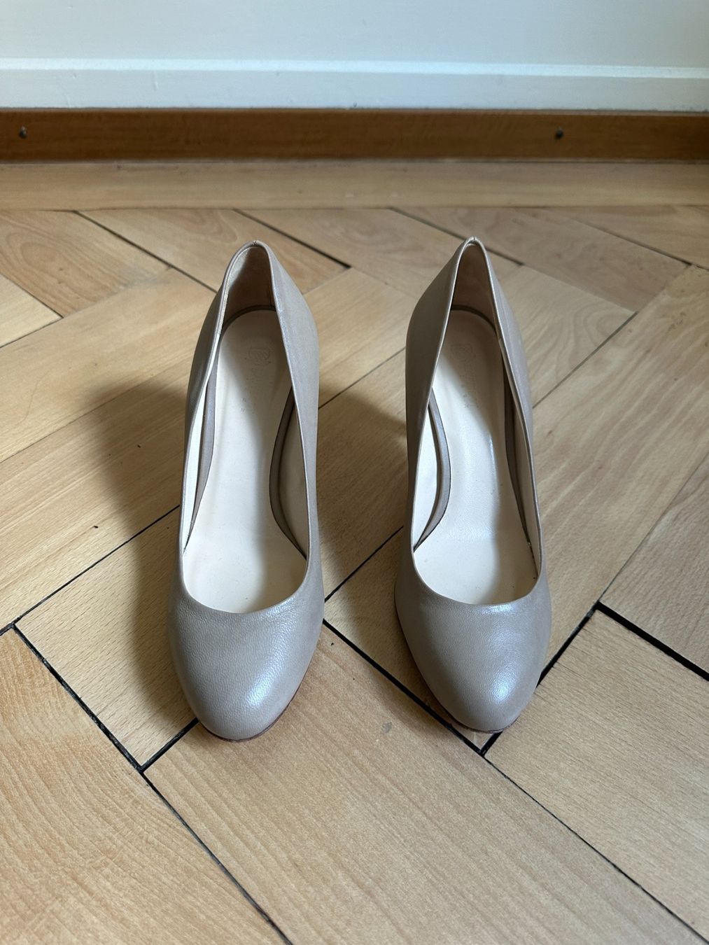 Navyboot Damenschuhe: NAVYBOOT - Leder Pumps schlammfarben 37.5 – Gebraucht aus Zürich von Diazaio 1