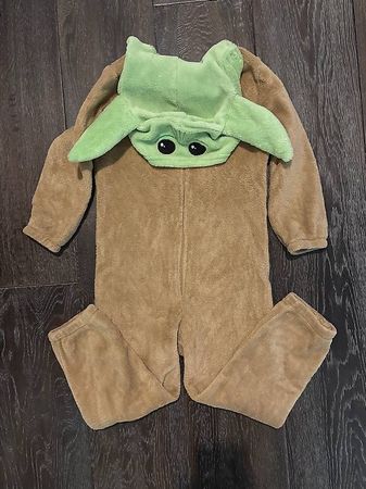 Déguisements H&M Grogu et pirate Taille 4-6ans