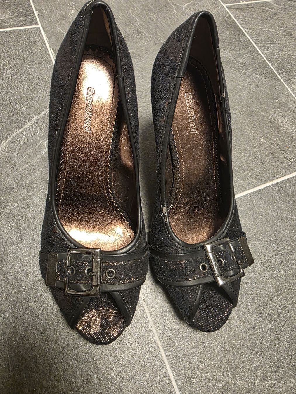 Scarpe da donna: Damen Pumps Grösse 38 elegante Schuhe  – Usato da Toffen venduto da ver_x68f