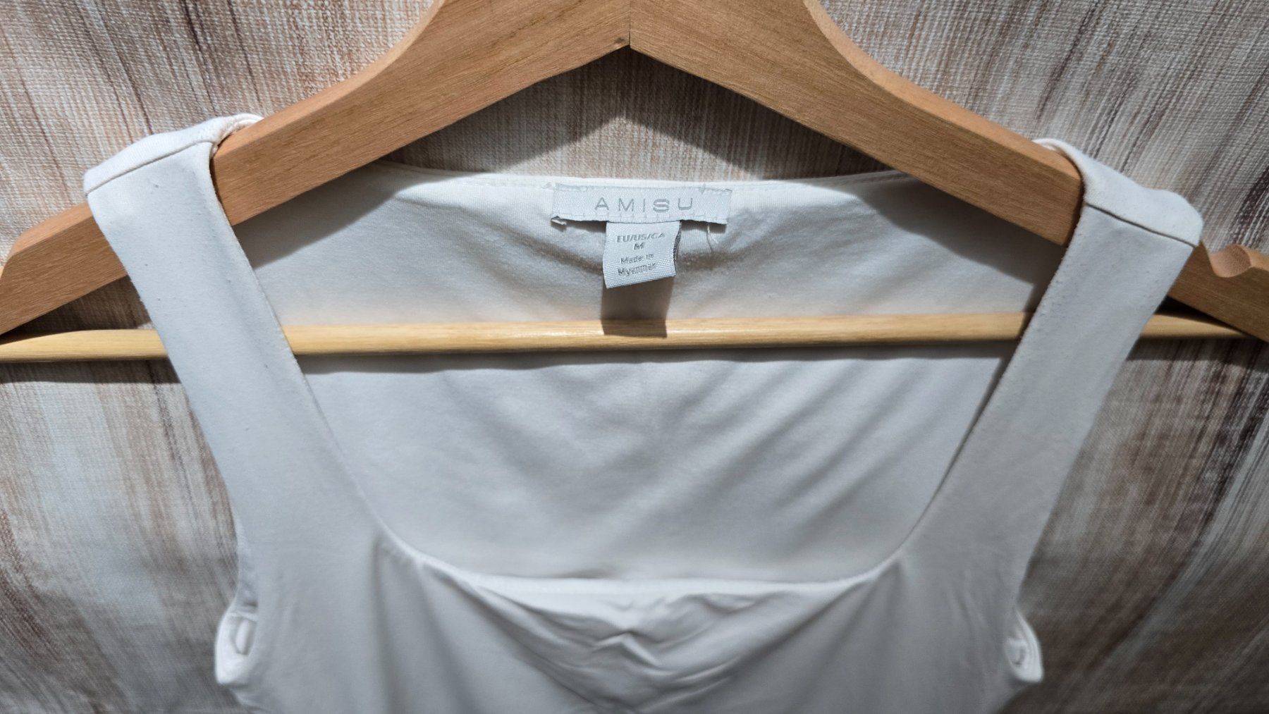 Top: 🎉 Amisu Tanktop / Basic Top - M - Square-Neck – Usato da Thalwil venduto da VitaMini 1