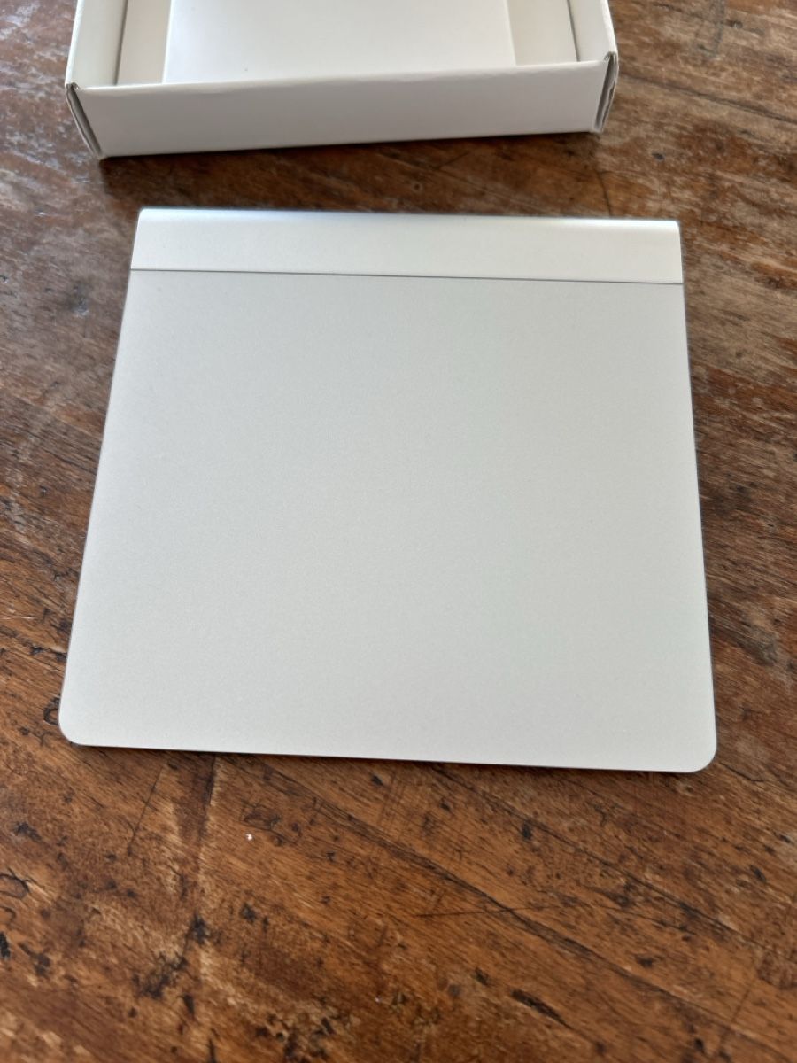 Apple Mouse: Magic Trackpad Wireless Apple con scatola – Usato da Bellinzona venduto da Yoichi 1