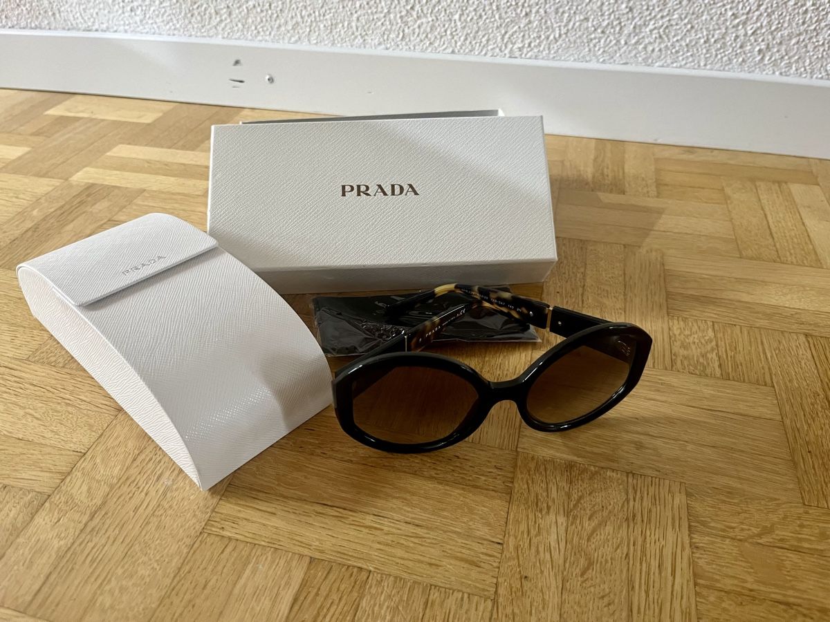 Prada Brillen & Gläser: Original Prada Damen Sonnenbrille NEU – Neu und originalverpackt aus Frauenfeld von Repsol_Vani 1