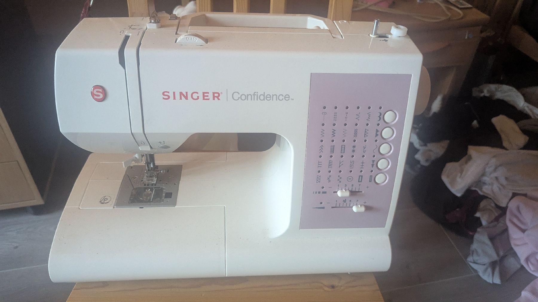 Singer Macchine da cucire: Machine a coudre Singer  – Usato da Ecublens FR venduto da tea_7ljx 9