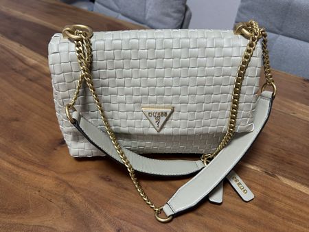 Guess Handtasche, neuwertig, Beige/Gold, Herbst-Look!