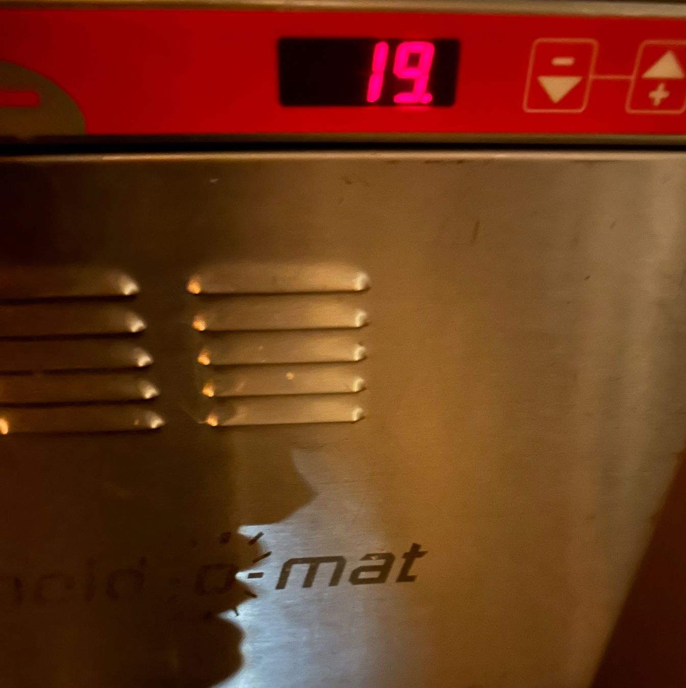 Hugentobler Cuisines complètes: Hold o Mat – D'occasion à Château-d'Oex par rom_8cjp 2