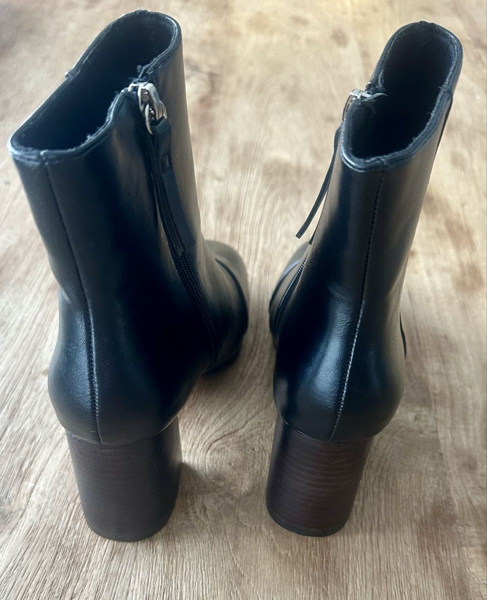 Asos Scarpe da donna: Schwarze Leder-Boots mit Absatz Gr. 37 – Usato da Dänikon ZH venduto da AnniBee 3