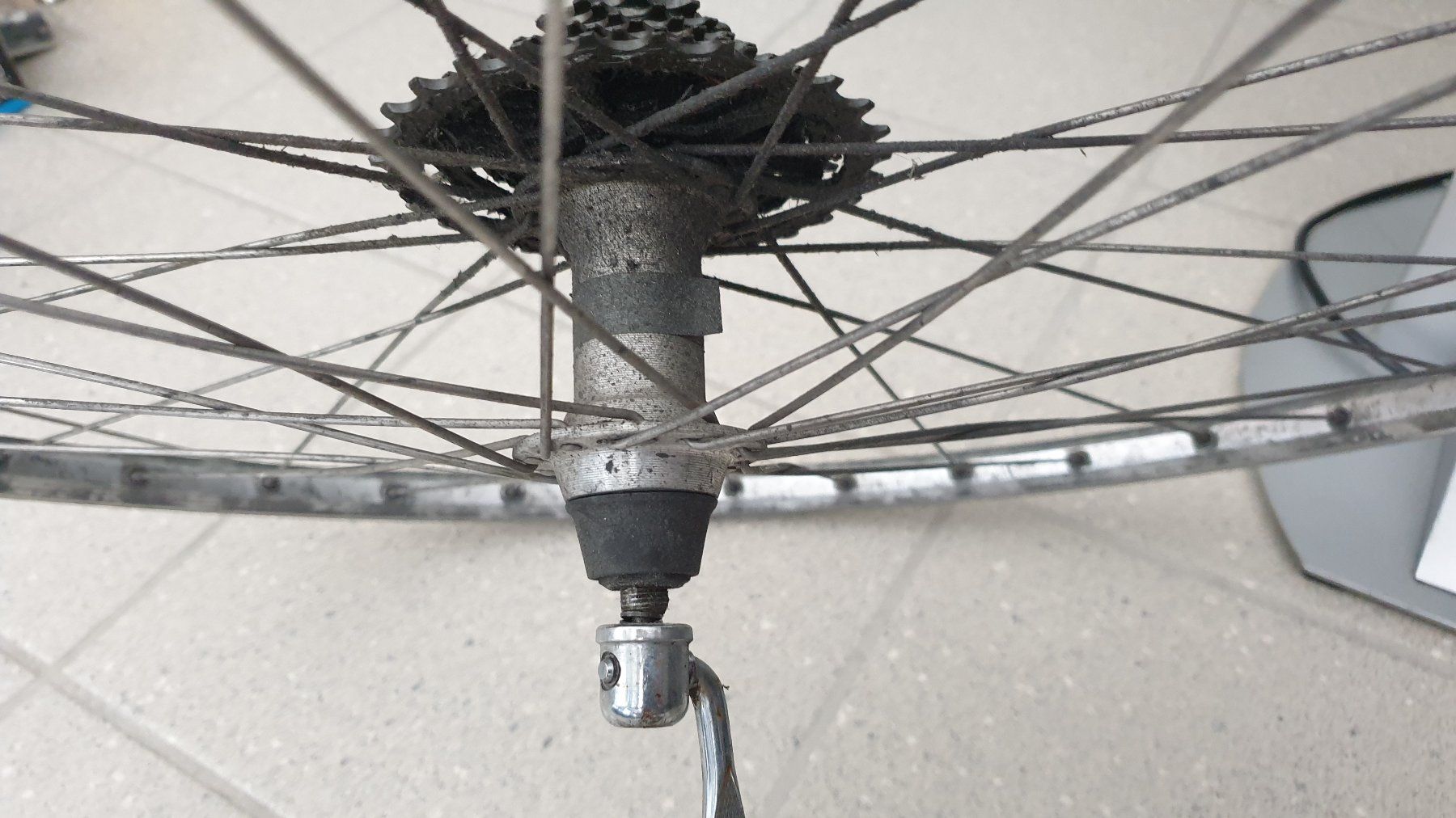 Pneus & Kompletträder: Velo Hinterrad – Defekt aus Stäfa von Supertramp73 4