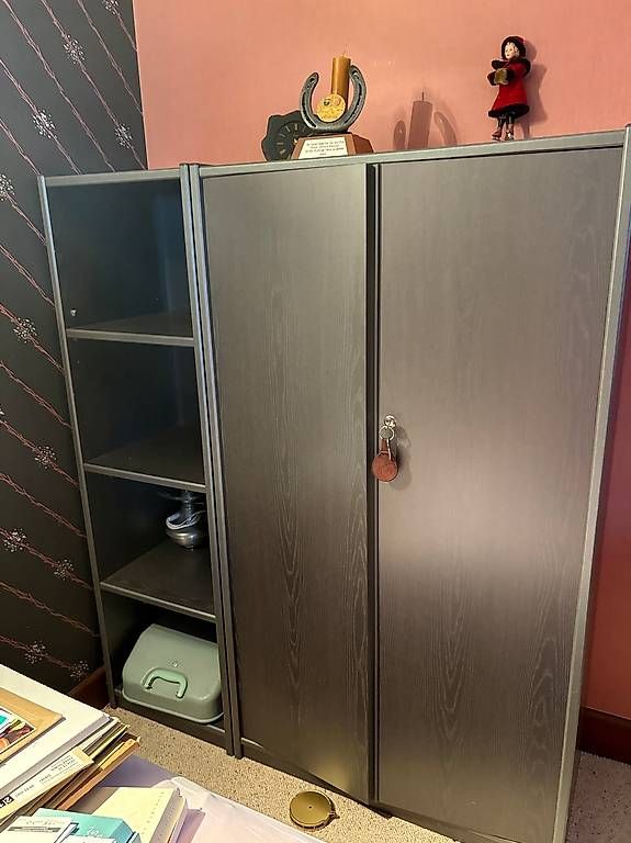 Schreibtische: Meubles de bureau à vendre  – Neu und originalverpackt aus Cossonay-Ville von yoyon 1