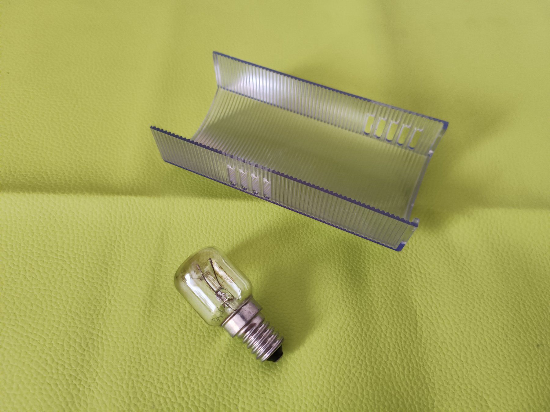 Electrolux Frigoriferi: Electrolux EK10-L Ersatzteil Lampe mit Abdeckung – Usato da Oberhofen Thun'see venduto da cri_6md2