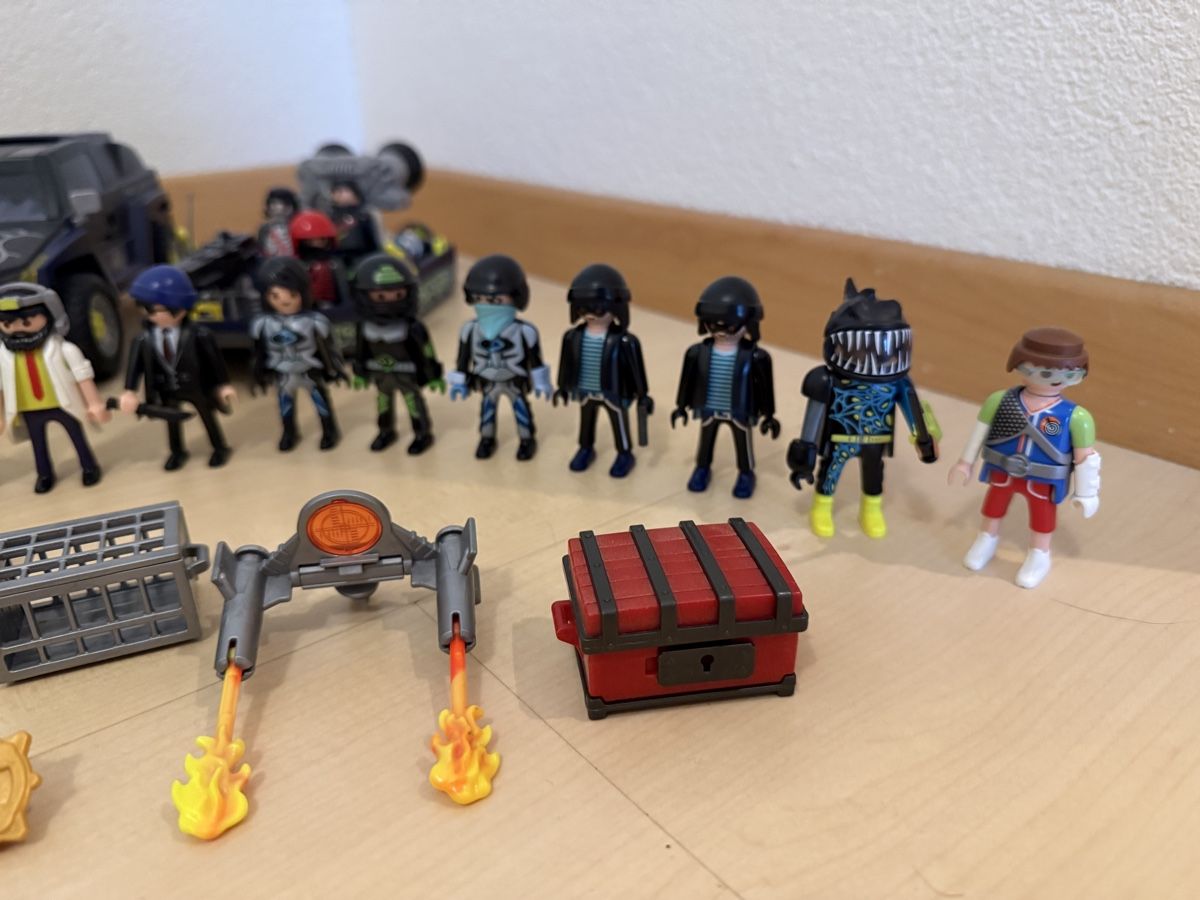 Playmobil Spielzeuge: Playmobil Gangster Set – Gebraucht aus Kaiseraugst von FlohmarktMassa 2