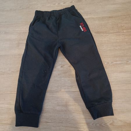 Trainerhose Grösse 98
