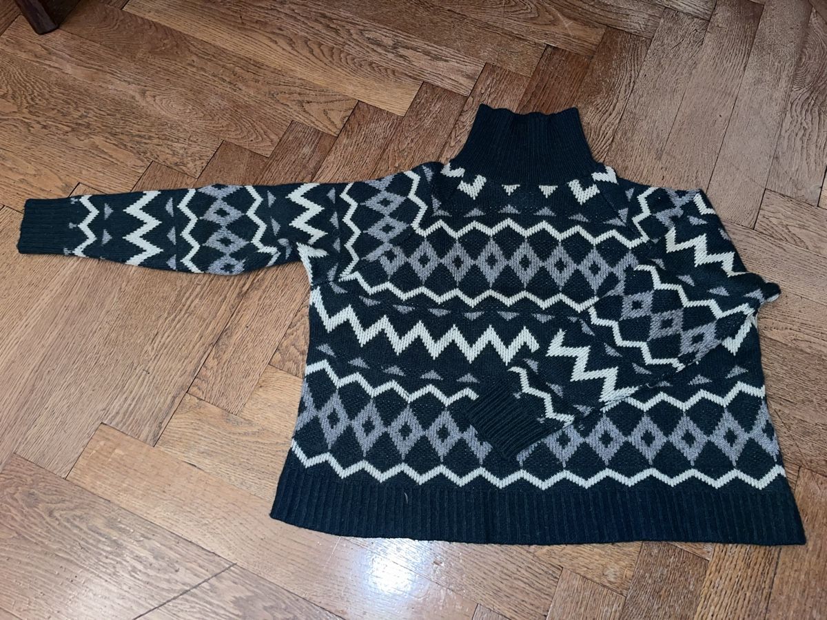 Selected Maglioni & Felpe: Warm & Stylish Turtleneck Sweater – Usato da Thalwil venduto da Adr1234