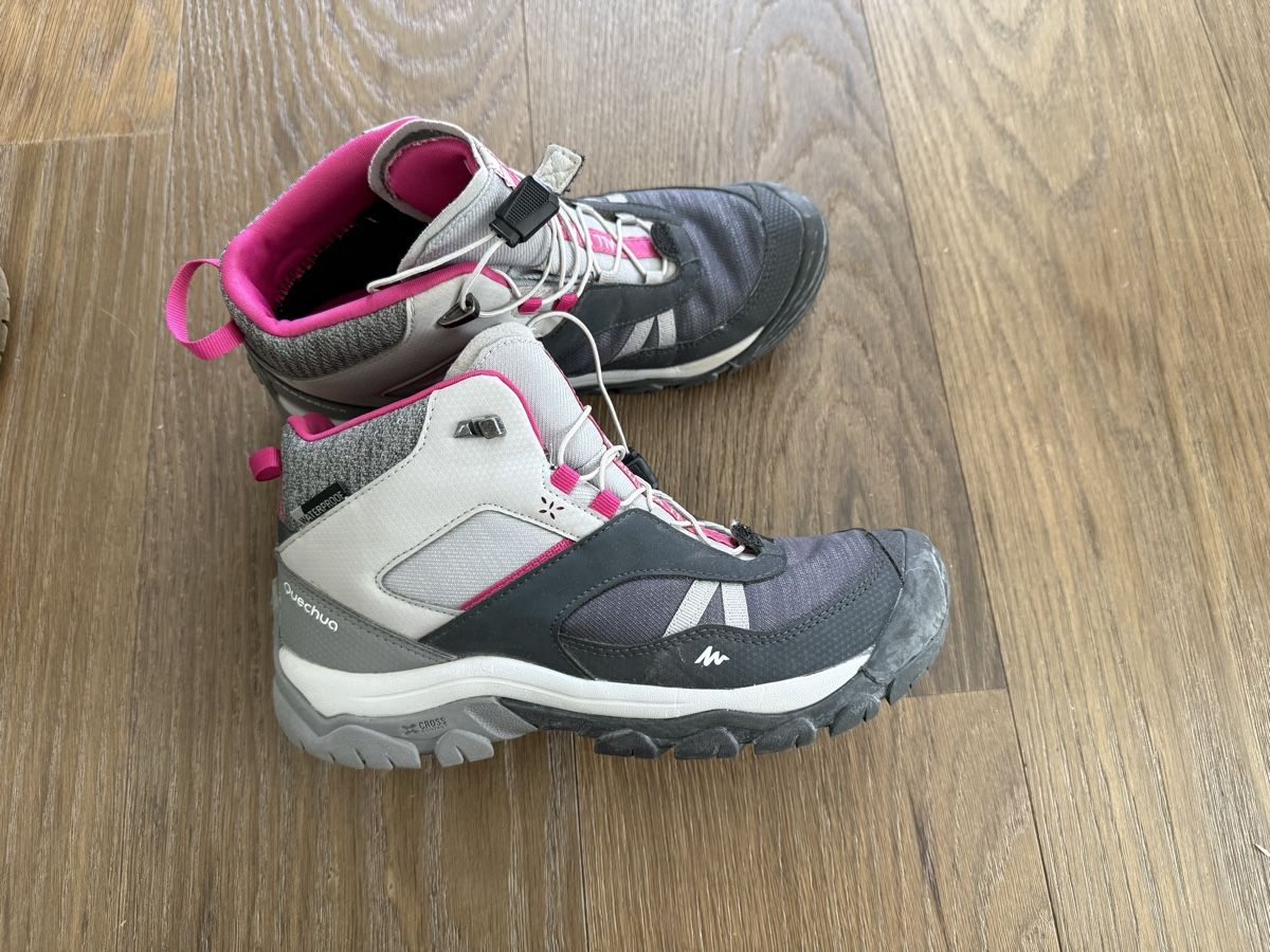 Decathlon Scarpe per ragazze: Wanderschuhe Quechua Gr. 37 – Usato da Winterthur venduto da tanscha
