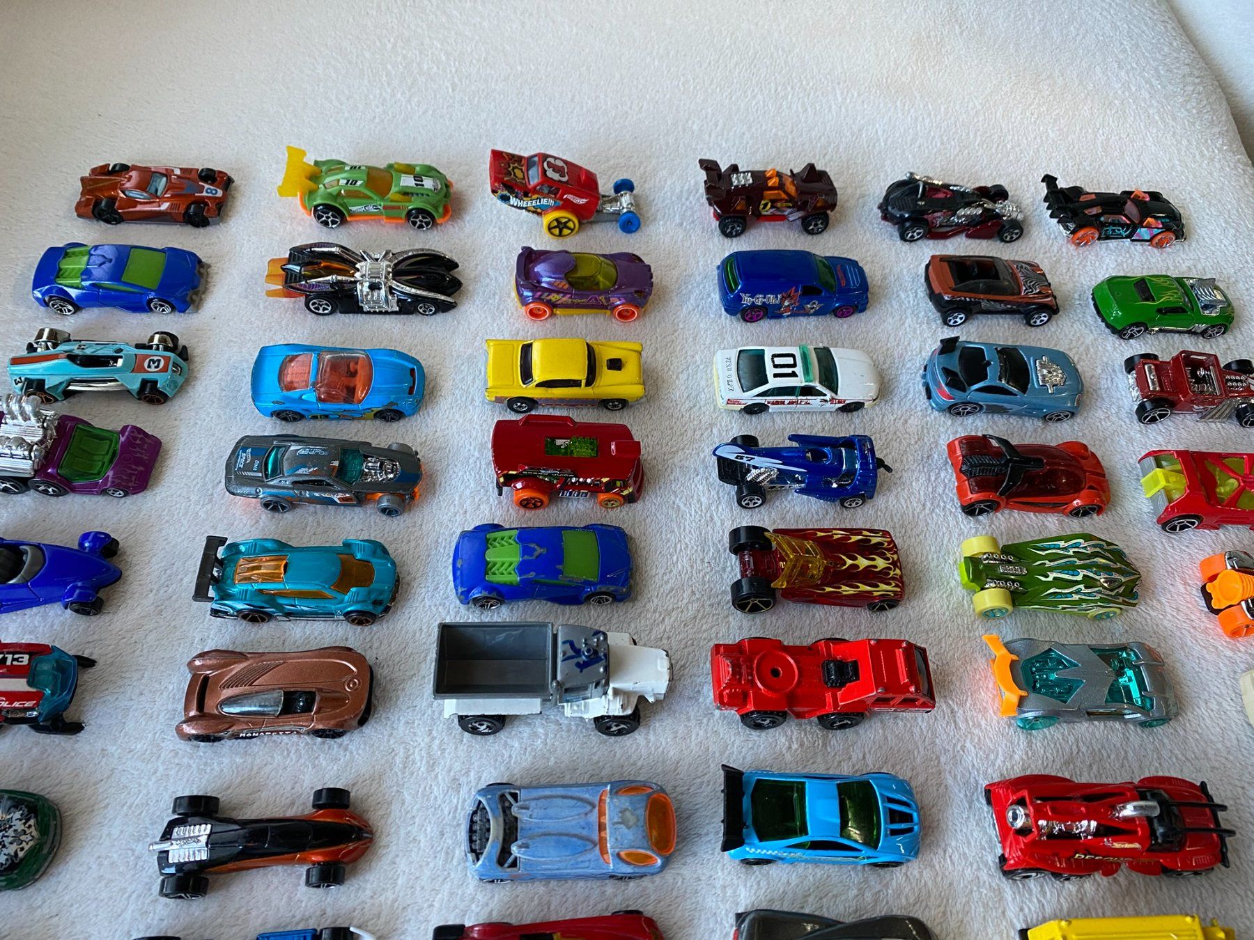 Hot Wheels Giocattoli: Sammlung 85 Hot Wheels Spielzeugautos – Usato da Spiez venduto da Mlandcruiser 6