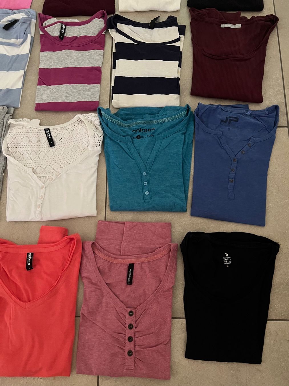 Lotti di vestiti: 12 Damen Shirts langarm Gr. M – Usato da Münchenbuchsee venduto da dani1113 2