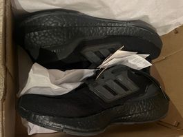 40 2/3_adidas ultraboost 22_LP 220 sfr_NEU