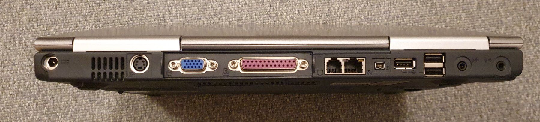Fujitsu Notebook: Fujitsu Amilo M7400, Bodi Linux – Usato da Winterthur venduto da E-Frosch 4