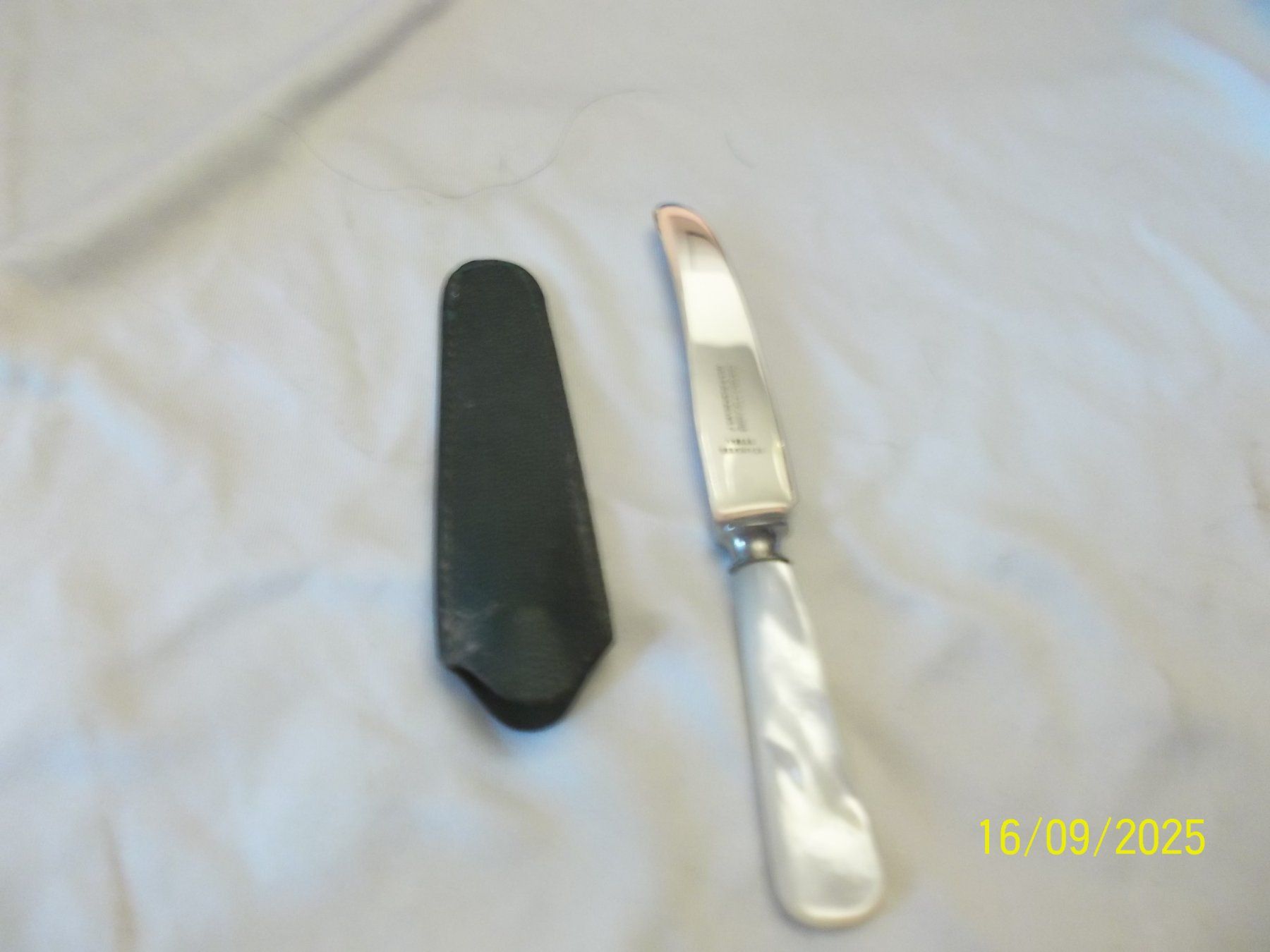 Posate: kleines, scharfes Messer – Usato da Root venduto da rolack