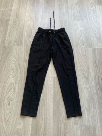Schwarze Trainingshose, Grösse S, top Zustand bequem!