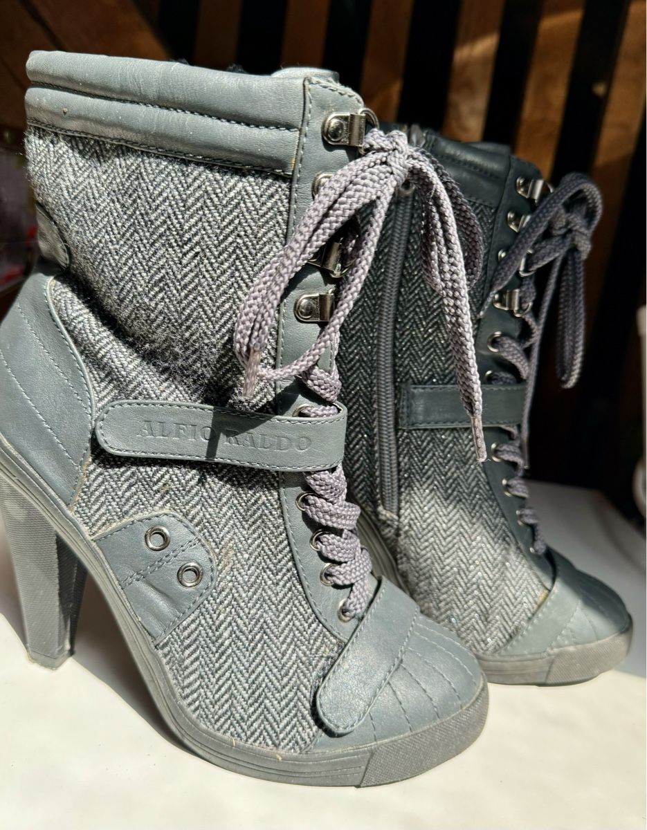 Scarpe da donna: Schnürstiefel – Usato da Zollikofen venduto da AureusManus