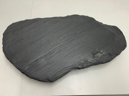 Schieferplatte handbehauen
