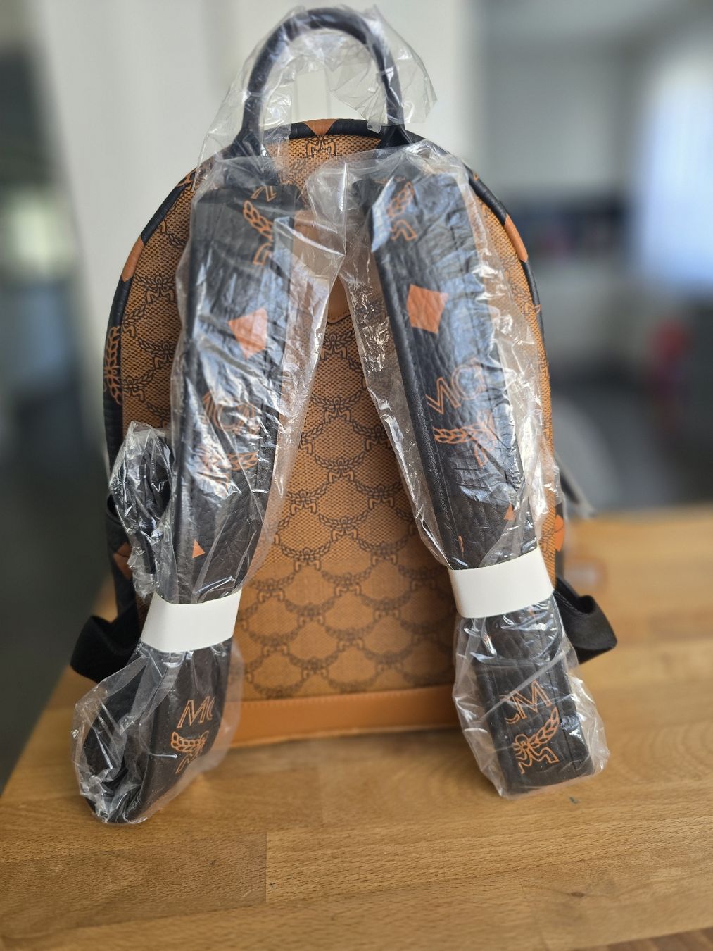 Mcm Zaini: MCM Rucksack medium NEU – Nuovo e nell'imballaggio originale da Landquart venduto da eni444 2