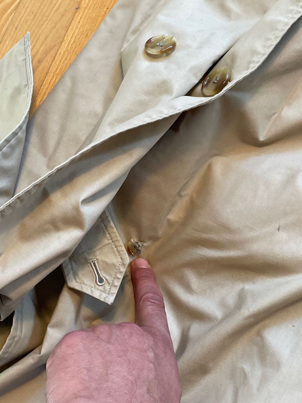 Burberry Mäntel: Vintage 80s Burbbery trench Coat Size M – Gebraucht aus Zürich von le_souk 4