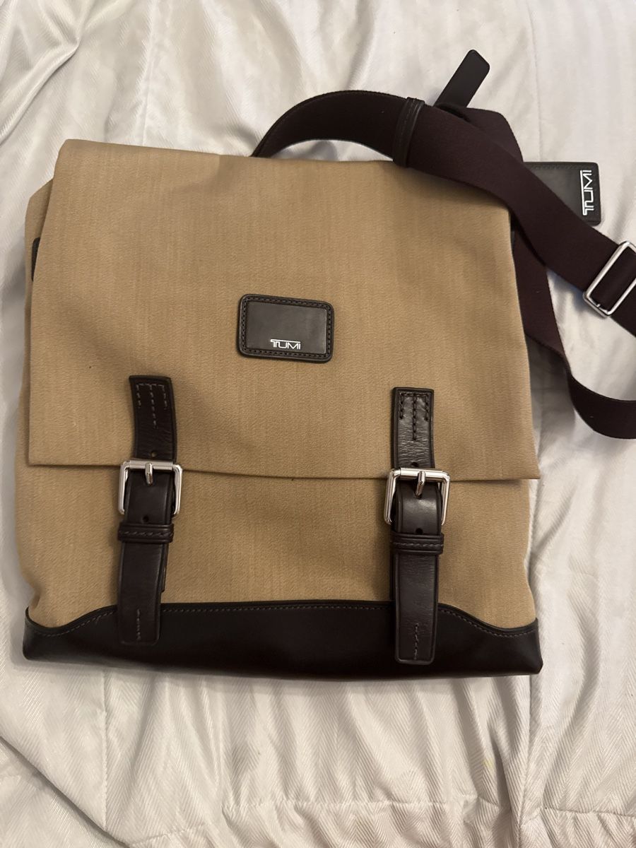 Tumi Borse: Tumi Laptop Bag – Usato da Chêne-Bougeries venduto da Avion2014