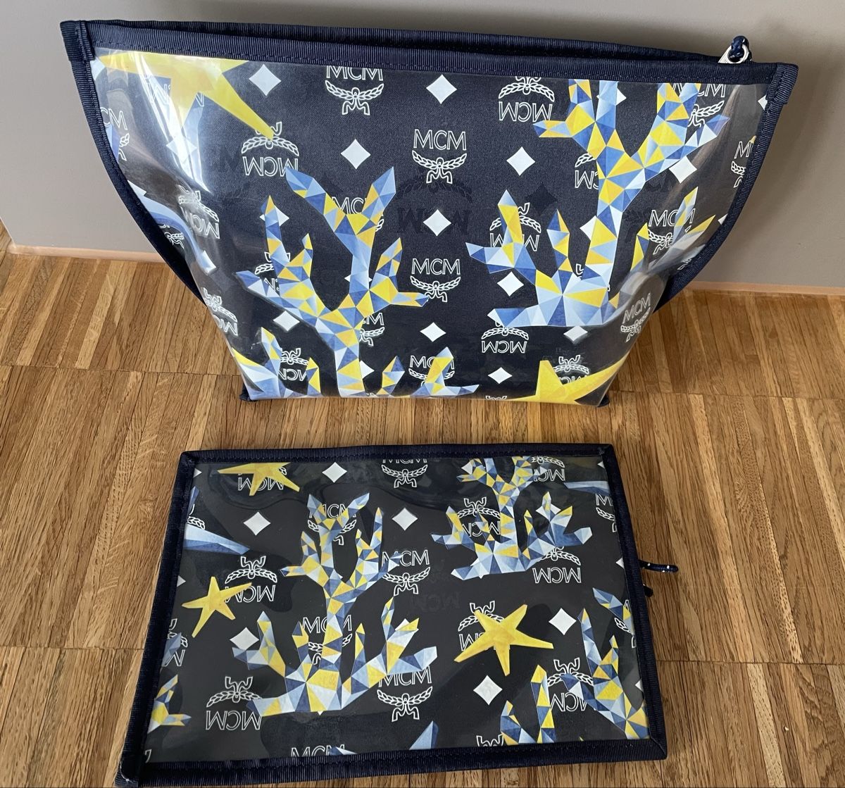 Mcm Kosmetikkoffer: MCM Necessaire und Pochette blau  – Neu (gemäss Beschreibung) aus Baar von sabisun66 1