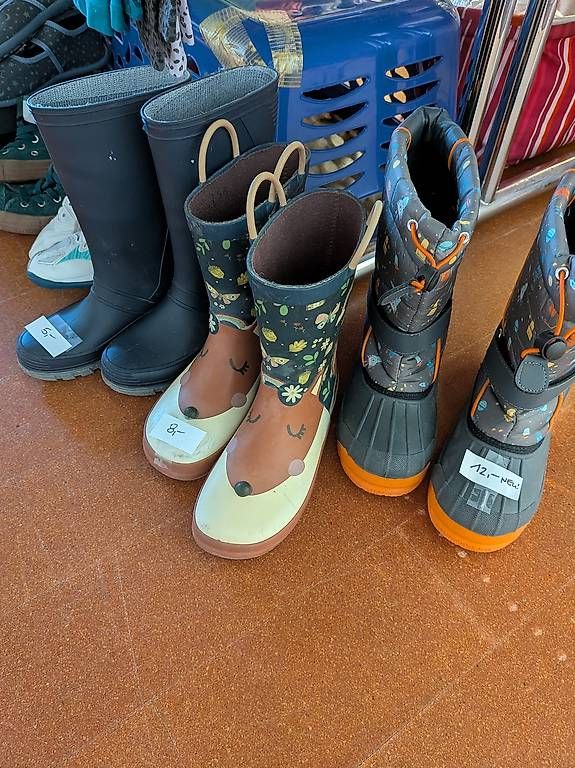 Scarpe per ragazzi: Flohmarkt /Schuh Paket Gr. 33/34 – Usato da Zuchwil venduto da Miss-Sunshine 1