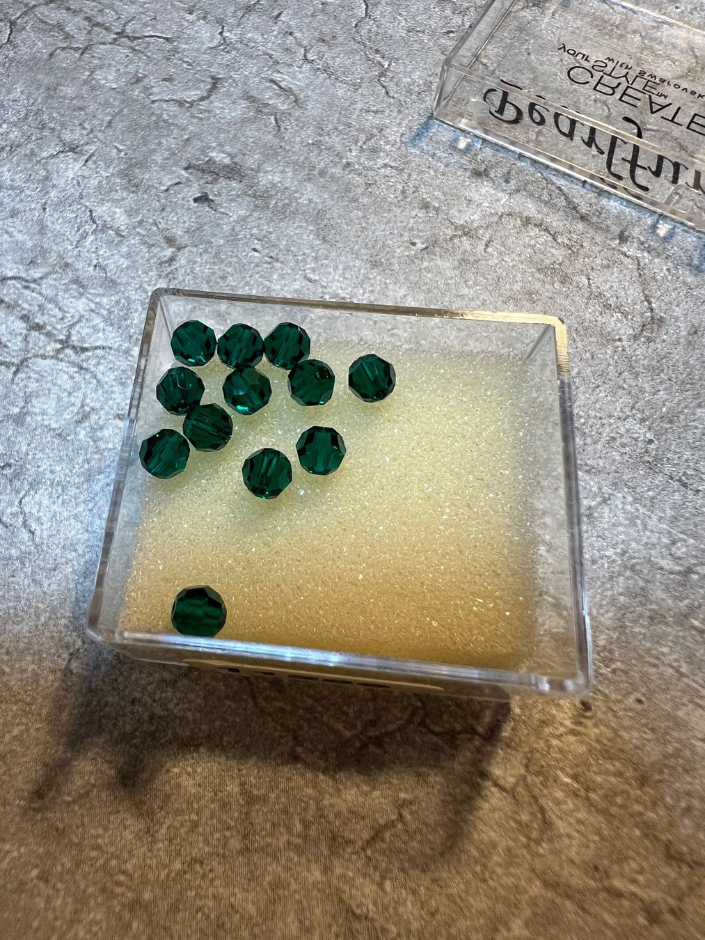 Perles (synthétiques): Swarovski Perlen 4mm – Neuf avec emballage d'origine à Stein AG par Anastasia_Asya 2
