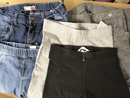 Kleiderpaket Hosen Mädchen, Grösse 134/140, Top Zustand #6